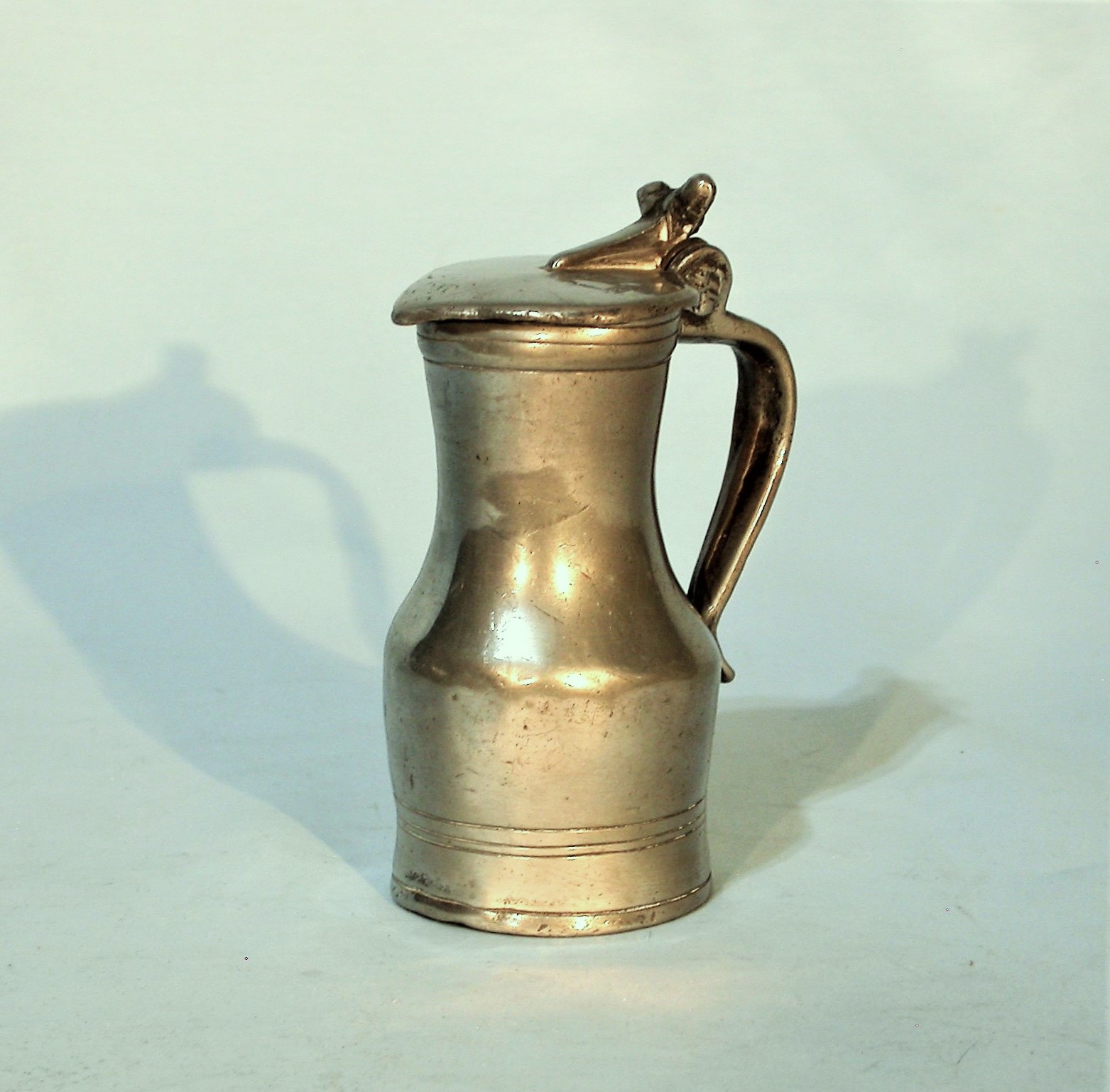 Petit pichet en etain de CAEN, XVIII ème s