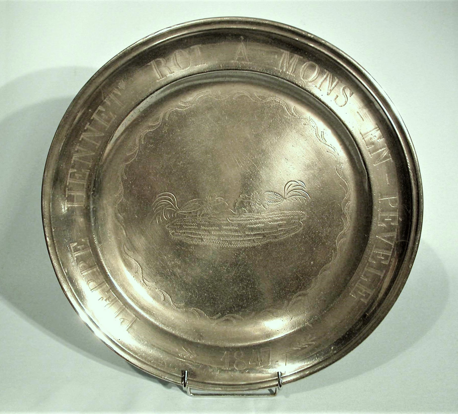 Plat en étain gravé de LILLE, XIX ème s